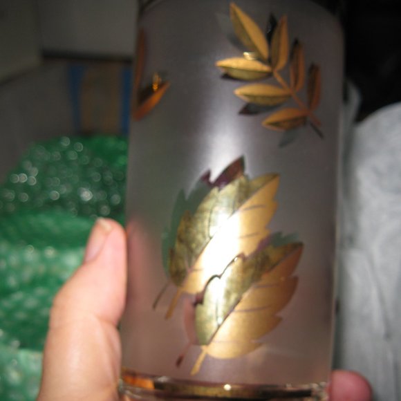 Gold leaf Glasses Set of 8 with Carrier - Picture 2 of 10